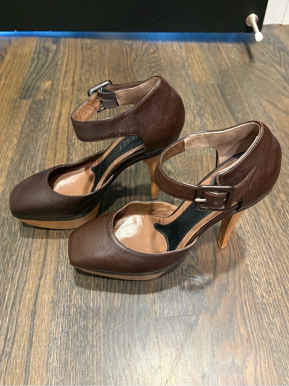 Brown Ankle-Strap High Heel Pumps Mary Jane wood platform Marni size 6 As is